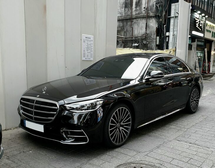 Bulletproof Mercedes-Benz S600 Black Sedan