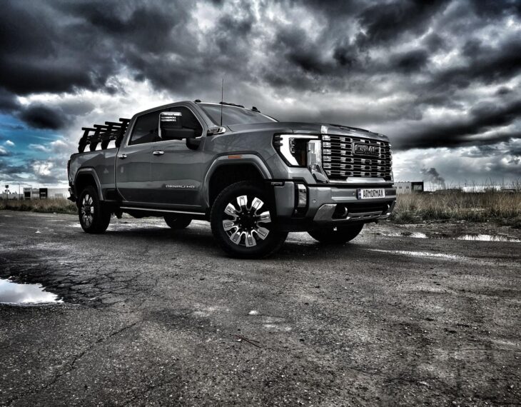 Front_2025_Armored_GMC-Yukon-Denali - Interior