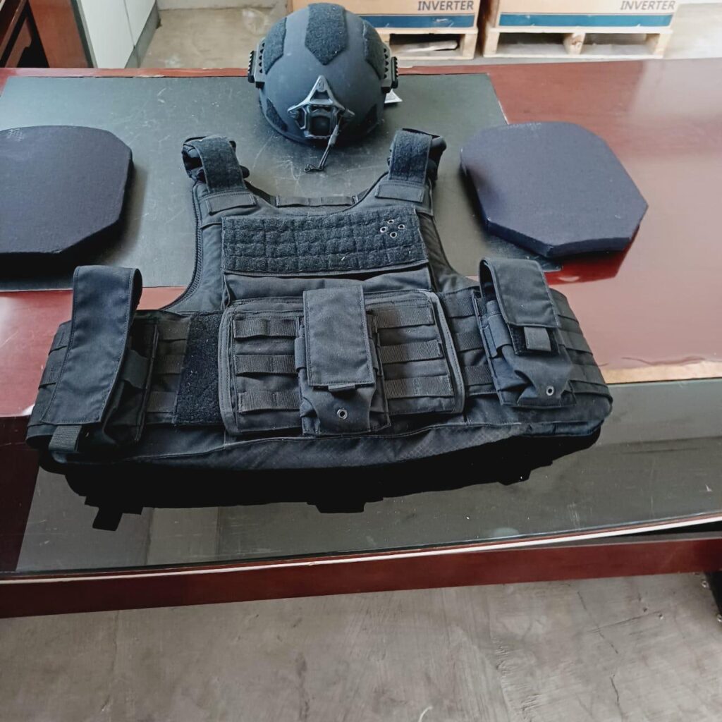 Armored Bulletproof vest and Helmet at Armormax